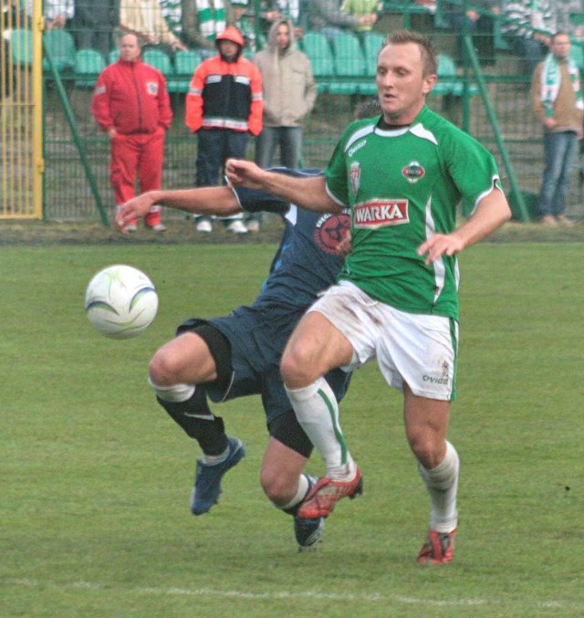 Cezary Czpak (z prawej) narzeka na bóle kręgosłupa.