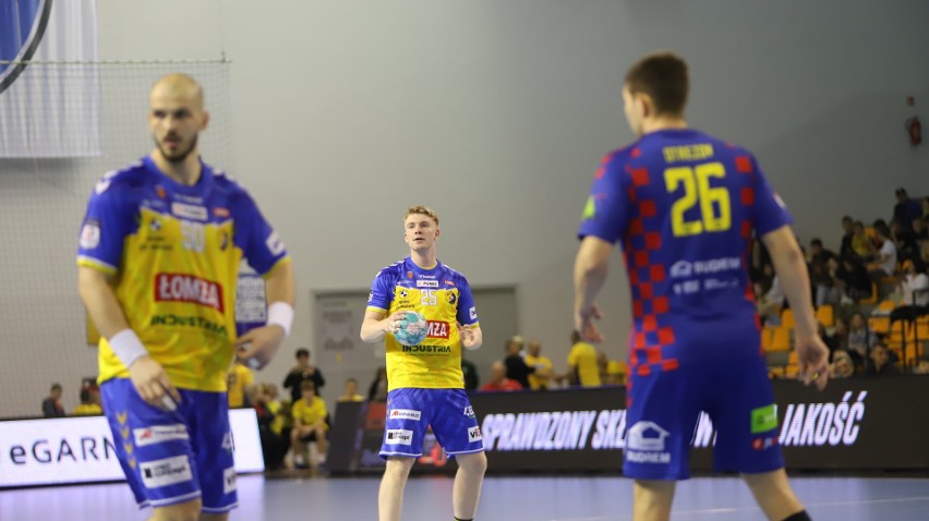 PGNiG Superliga. Popisy Korneckiego, rekord Wiadernego, znów pękła "40". Łomża Industria Kielce wygrała z Chrobrym