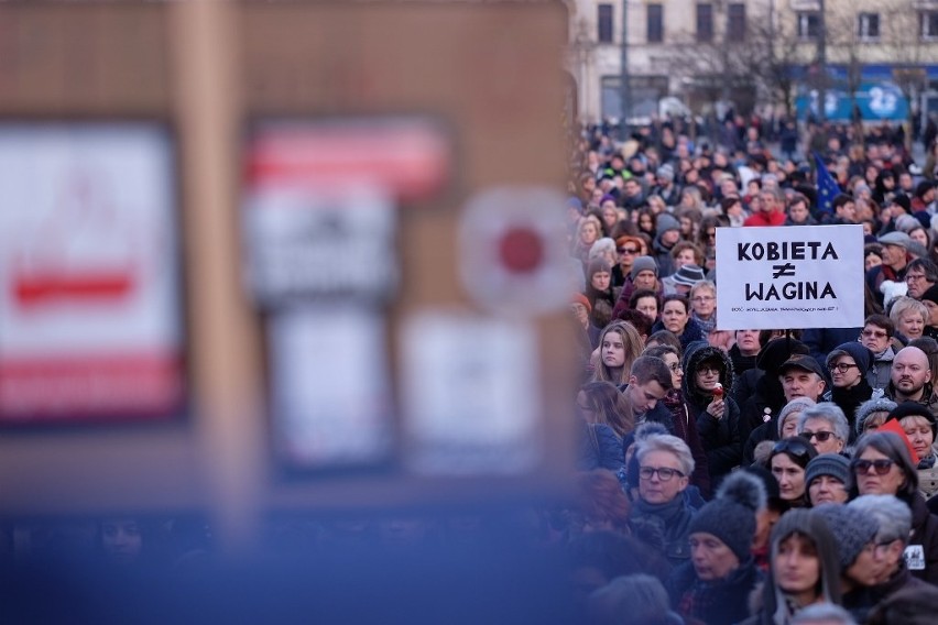 Czarna środa w Poznaniu. Kobiety znów wyszły na ulice