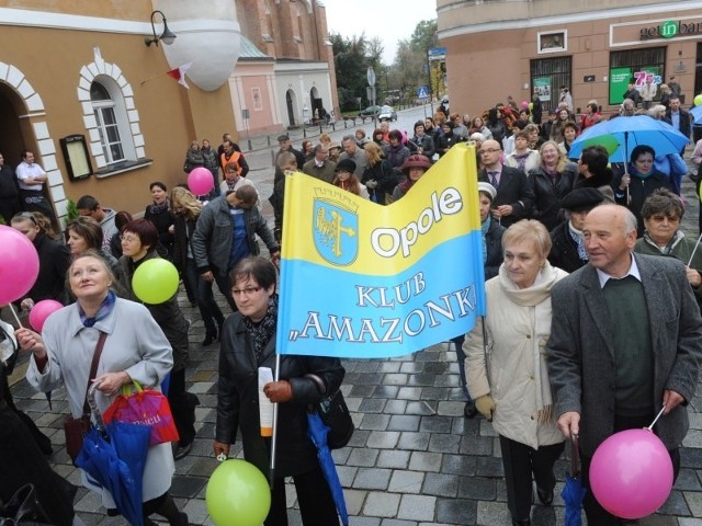 Ponad 400 osób przeszło dziś ulicami Opola w "Marszu nadziei".