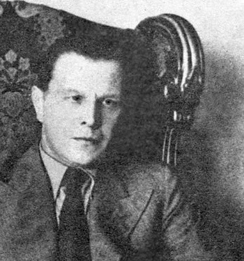 Tadeusz Dołęga-Mostowicz (ur. 10 sierpnia 1898 w Okuniewie na Witebszczyźnie, zginął 20 września 1939 w miejscowości Kuty na Pokuciu) &#8211; polski pisarz, prozaik, scenarzysta. Autor kilkunastu powieści, m.in. Kariera Nikodema Dyzmy, zekranizowanej w serialu telewizyjnym o tym samym tytule.