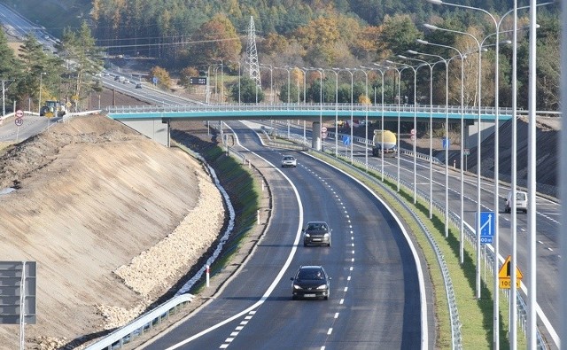 Obwodnica Słupska została oddana do użytku 22 października 2010. Jej budowa trwała dwa lata, koszt budowy to ponad 400 milionów złotych.