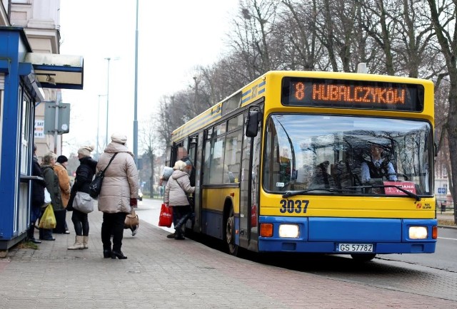 Aby legitymacja szkolna była ważna, musi posiadać na tylnej stronie numer PESEL. Zarząd Infrastruktury Miejskiej zapewnia, że za brak tego dopisku nie będzie mandatów w autobusach.