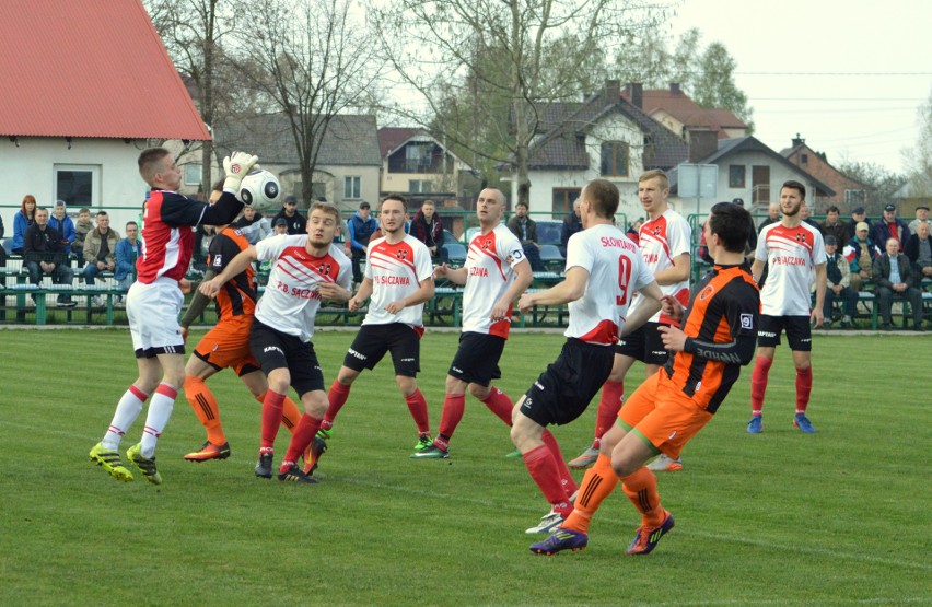 Słowianin Grębów (biało-czerwone stroje) - KP Zarzecze 2:1...