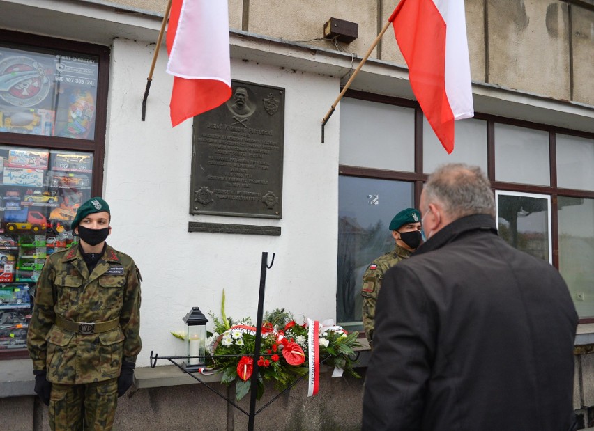 Przemyski PiS złożył kwiaty pod pomnikiem Orląt Przemyskich z okazji 102. rocznicy odzyskania przez Polskę niepodległości [ZDJĘCIA]