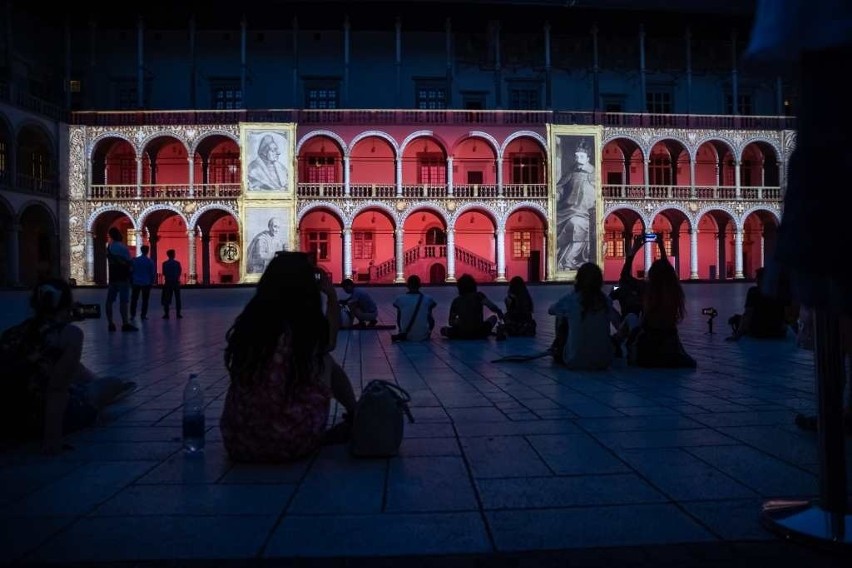 Niezwykły pokaz na Wawelu! Trwa festiwal otwarcia nowego Skarbca Koronnego