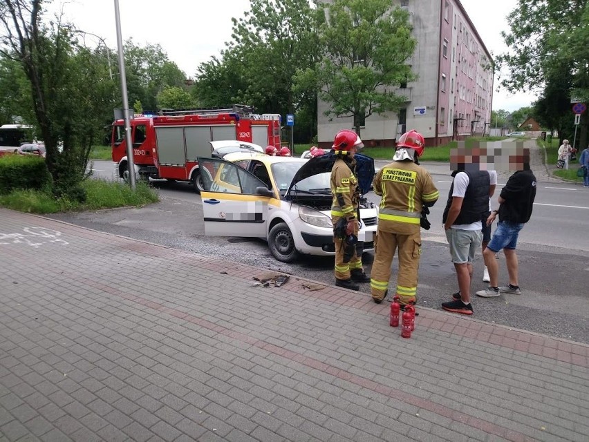 Pożar taksówki na ul. Chabrów w Opolu