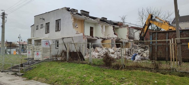 Na początku stycznia rozpoczęto rozbiórkę budynku po dawnym posterunku policji w Wodzisławiu gdzie powstanie Miejsko-Gminne Centrum Kultury. Zobacz więcej na kolejnych slajdach