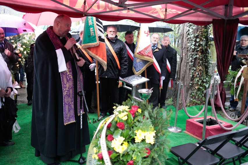 Pogrzeb Jana Całki w Alei Zasłużonych na cmentarzu w Opolu.