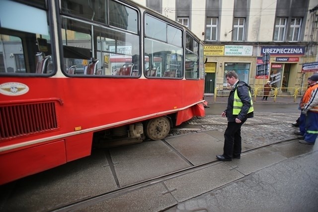 Wykolejony tramwaj w Chorzowie