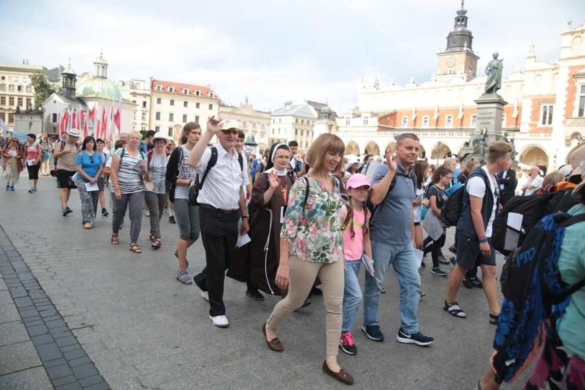 Kraków. Pielgrzymi tłumnie ruszyli na Janą Górę [ZDJĘCIA]