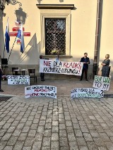 Kraków. Protest przeciwko kładce Kazimierz-Ludwinów nasila się. Klony i nietoperze zagrożone?