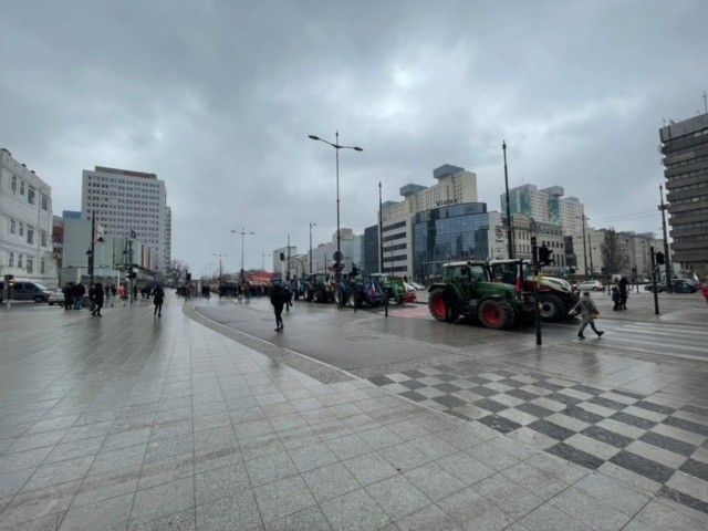 Strajk rolników z Agrounii w centrum Łodzi. Traktory zablokowały al. Mickiewicza. Protest rolników 9.02.2022