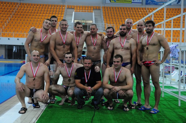Zespół Alstalu Waterpolo Poznań z brązowymi medalami