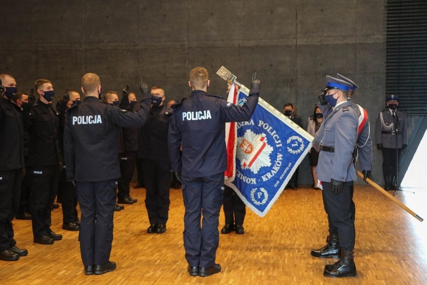 Kraków. Nowi policjanci będą służyć w Małopolsce
