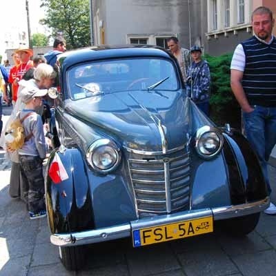 Największym zainteresowaniem wśród mieszkańców miasta i ich gości cieszył się opel z 1937 r