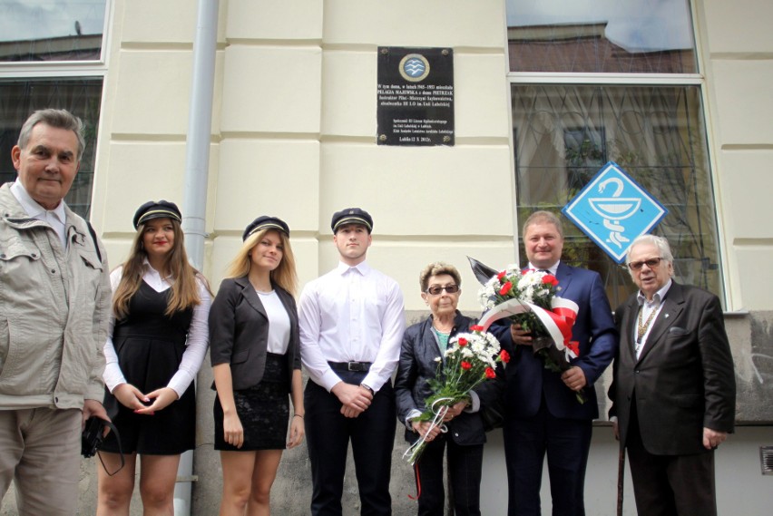 Pelagia Majewska, lubelska szybowniczka obchodziłaby dziś 85 urodziny. Złożono kwiaty pod tablicą (ZDJĘCIA)