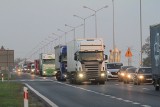 Koronawirus w Wielkopolsce: Kierowcy znanej firmy meblarskiej zwolnieni po odmowie wyjazdu za granicę? Prezes firmy: "Sami rozwiązali umowy"