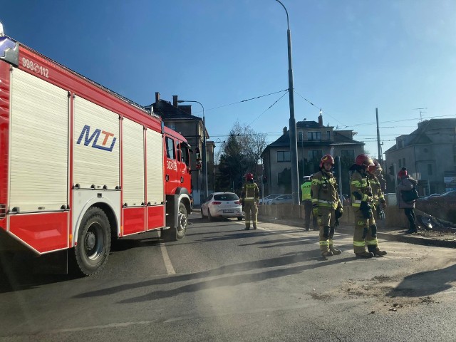 Na rondzie możliwe są utrudnienia związane z działaniem straży pożarnej.