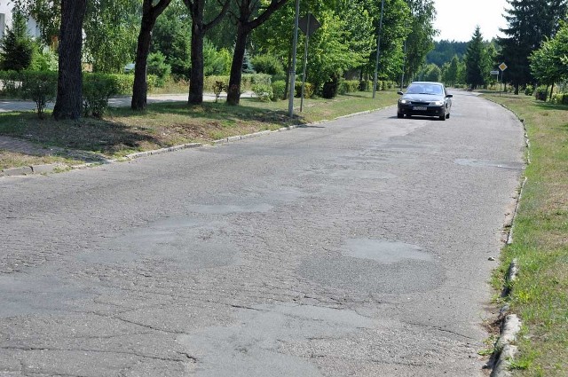 Ulica Wojska Polskiego pełna jest dziur i wybojów. Ale już niedługo.