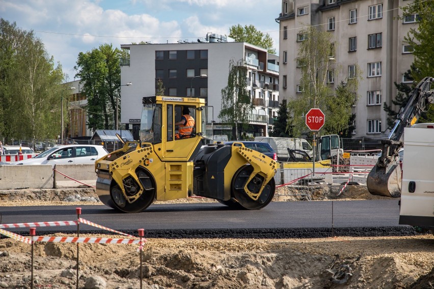 Kraków. Postępują prace na budowie Trasy Łagiewnickiej. Nowe utrudnienia dla kierowców [ZDJĘCIA]