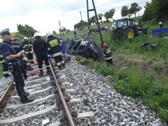 W gminie Lisewo przejazdów kolejowych jest 9. Na trzech są zapory. Na zdjęciu: Pniewite, gdzie doszło do tragicznego wypadku.