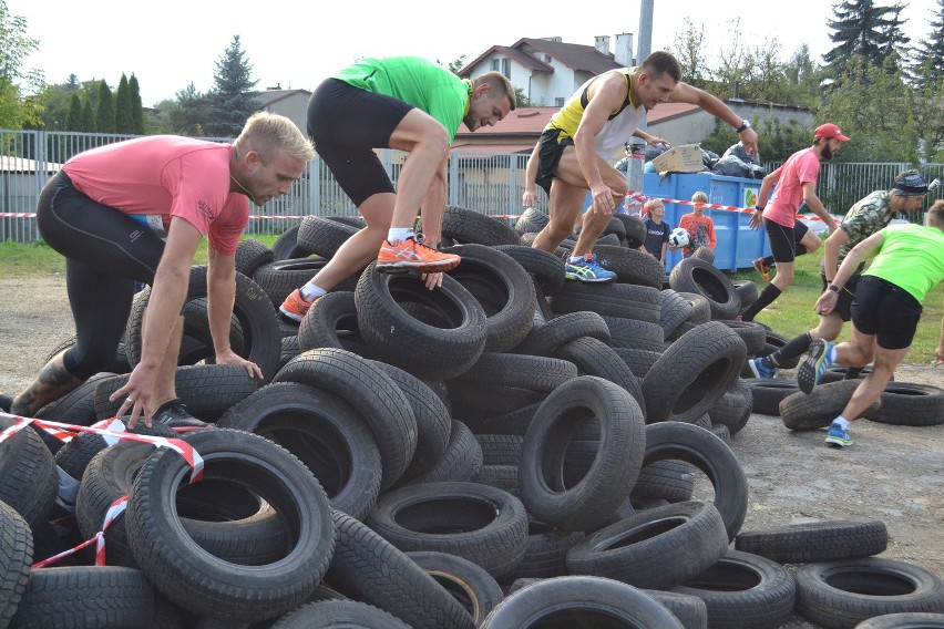 City Cross Częstochowa: 230 biegaczy na trasie miejskiego katorżnika [ZDJĘCIA]