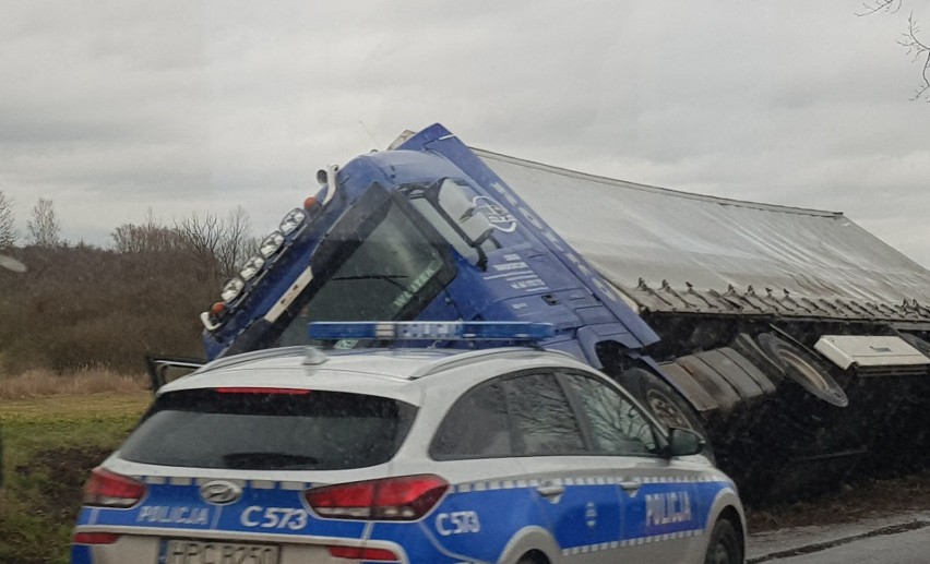 W poniedziałek doszło do wypadku na DK15 w Pluskowęsach