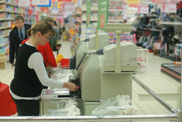 Sprawdziliśmy, jak będą otwarte sklepy w Wielkanoc 2017 - Biedronka, Auchan, Lidl, Polomarket, Tesco, Żabka, Kaufland i Freshmarket.