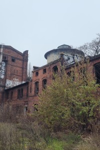 Młyn w centrum Poznania popada w ruinę. Nie wiadomo, co zrobi z nim nowy inwestor
