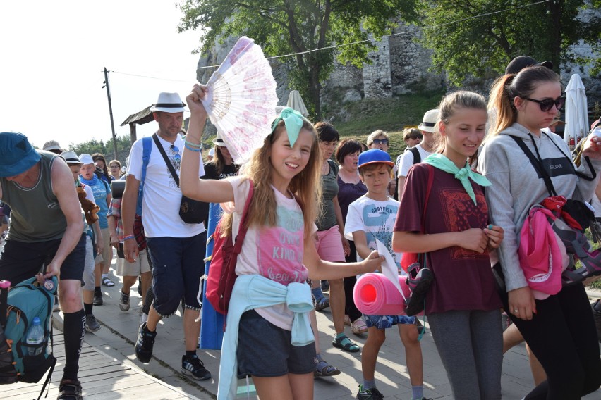 Wspólnota Śródmiejska wyruszyła z Podzamcza do Częstochowy