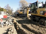 Wymiana sieci kanalizacyjnej i deszczowej na ulicy Wiejskiej w Radomiu. Będzie zmiana ruchu samochodów i objazdy autobusowe