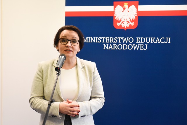 Minister edukacji Anna Zalewska mówi o sześciolatkach, likwidacji gimnazjów, zmianach na liście lektur i w sklepikach szkolnych