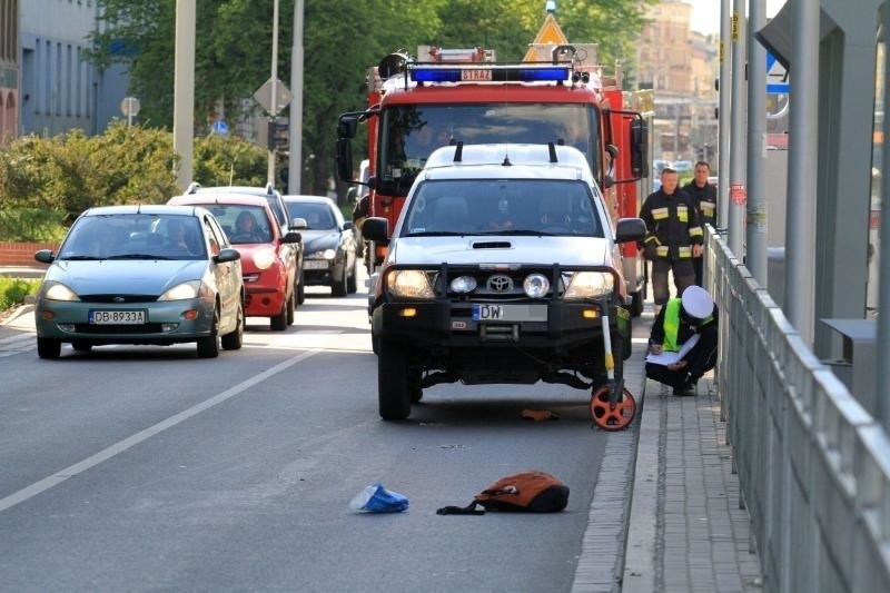 Wypadek na Curie-Skłodowskiej, Potrącenie pieszej....