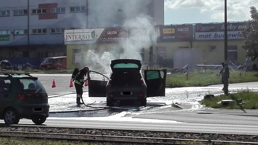 Pożar samochodu przy Szosie Lubickiej w Toruniu