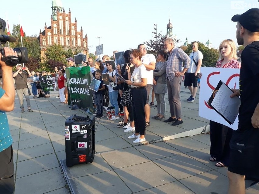 SOS Amazonia - Szczecin! Akcja na placu Solidarności [ZDJĘCIA]
