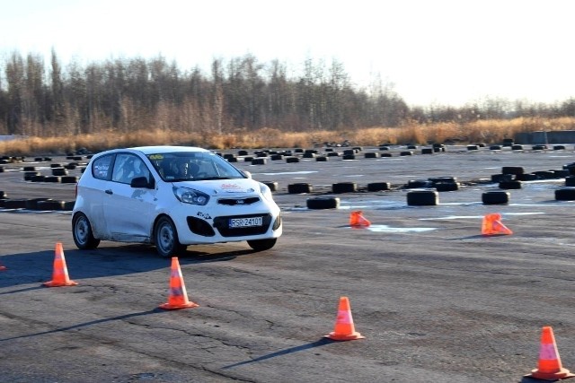 Na terenie Toru Tuczepy odbywają się zajęcia Akademii Przyszłego Kierowcy Rajdowego oraz zawody driftersdkie. Potrwa to do końca maja.