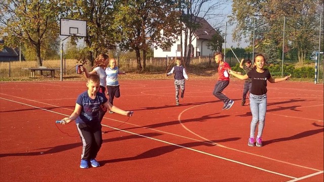 Uczniowie ze Szkoły Podstawowej nr 14 w Mysłowicach promują zdrowy i aktywny tryb życia