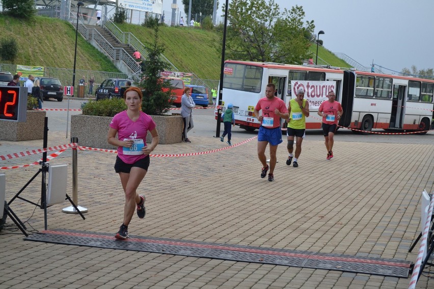 City Cross Częstochowa: 230 biegaczy na trasie miejskiego katorżnika [ZDJĘCIA]