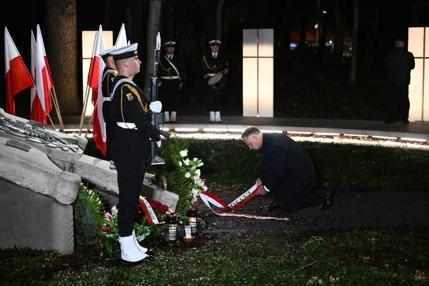 Prezydent RP Andrzej Duda złożył kwiaty na Cmentarzu...