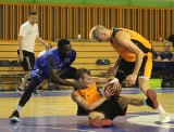 [ZDJĘCIA, WIDEO] Koszykarze Rosy Radom przegrali z uczestnikiem Ligi Mistrzów