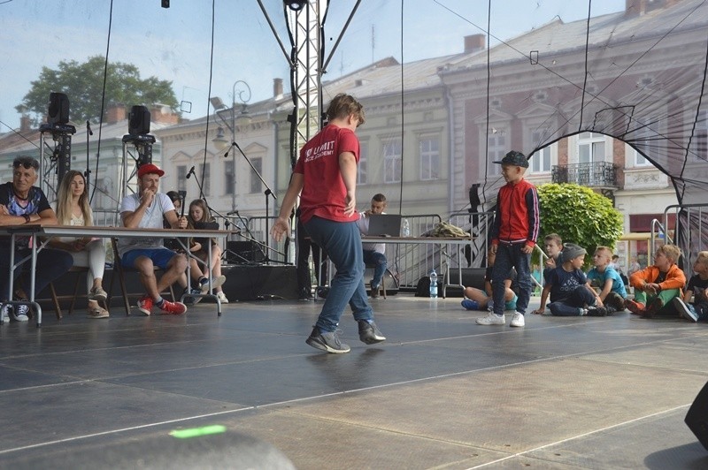 Nowy Sącz. Rywalizacja breakdance na rynku, czyli Sądecki Beat [ZDJĘCIA]