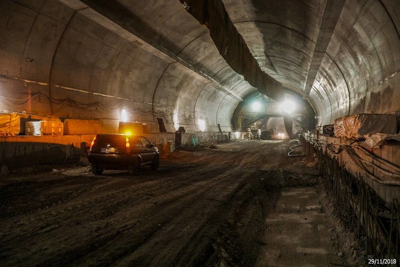 Opóźnienia przy drążeniu tunelu na zakopiance szacowane są na kilka miesięcy. Po kilku tygodniach przerwy wznowiono drążenie tunelu