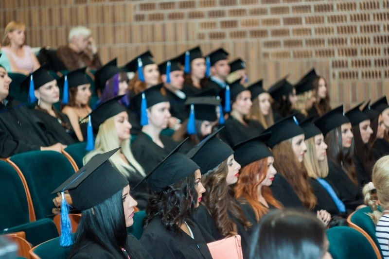 Sosnowiec: Ukraińscy studenci Wyższej Szkoły Humanitas odebrali dyplomy [ZDJĘCIA]