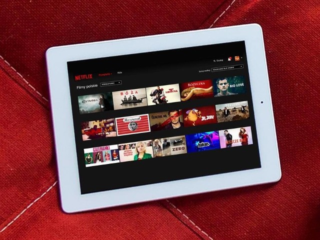 Netflix szykuje nowy abonament. Platforma szuka sposobu na zmniejszenie strat spowodowanych dzieleniem się jednym kontem przez użytkowników.