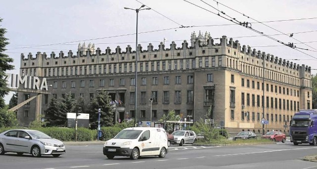 Budynki są objęte ochroną konserwatorską, ale tylko z zewnątrz