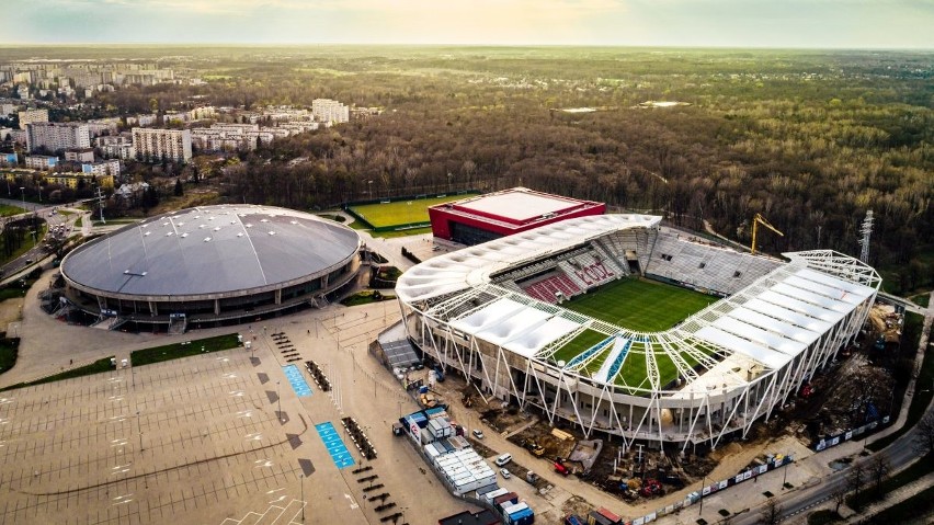 Stadion ŁKS łódzkim Bernabeu. Piękne zdjęcia stadionu ŁKS przy al. Unii. Zdjęcia z drona