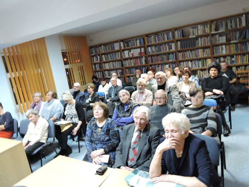 Wieczór noworoczny w Miejskiej Bibliotece Publicznej [ZDJĘCIA, WIDEO]