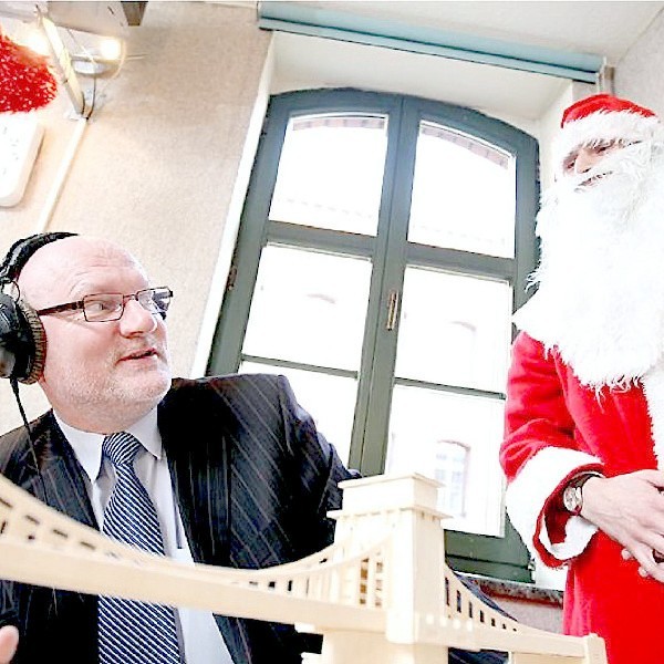 Prezydenta Zaleskiego, który wczoraj rano gościł w Radiu Gra, odwiedził św. Mikołaj. Przyniósł mu most. Trzy godziny później marzenie się spełniło.