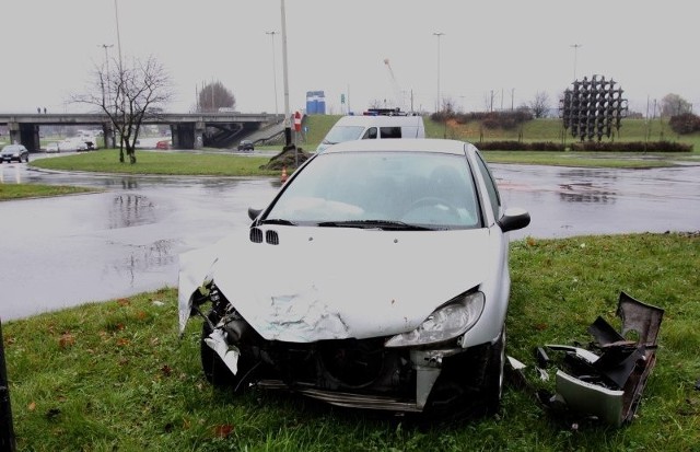 Wypadek u zbiegu ul. Maratońskiej i ul. gen. Jankego